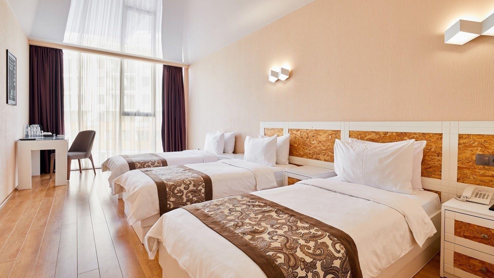 Iveria Inn Hotel Tbilisi Exterior foto