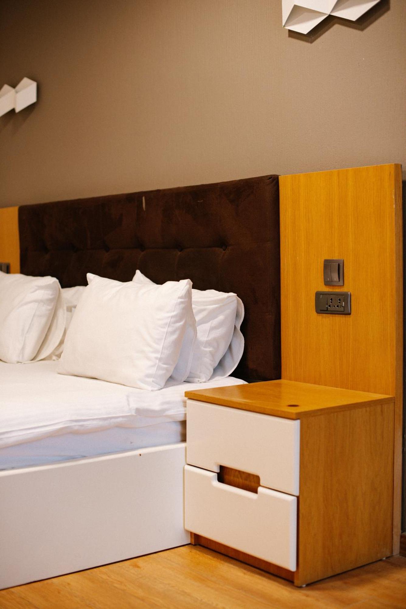 Iveria Inn Hotel Tbilisi Quarto foto